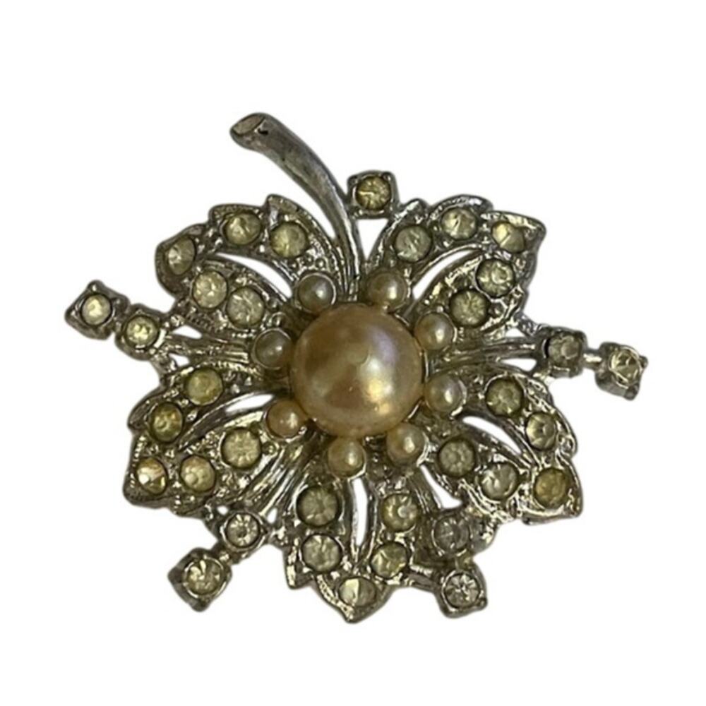 Vintage Silver Tone Starburst  Floral Brooch Faux Peral Rhinestone Pin